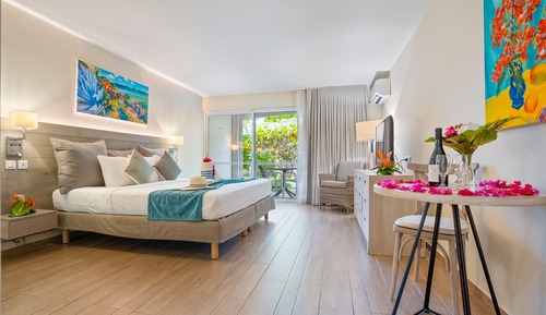 Estudio Deluxe, cocina básica, vistas al jardín