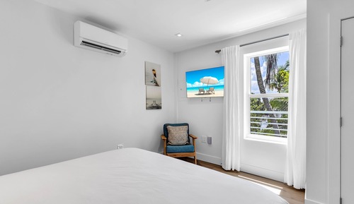 Sunset Bay Suites off Main Property