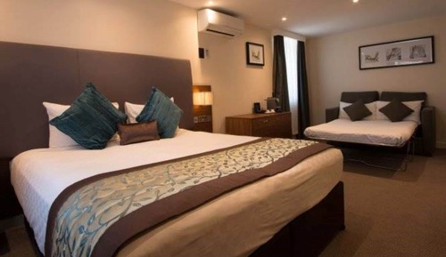 Habitación ejecutiva doble, 1 cama de matrimonio grande con sofá cama