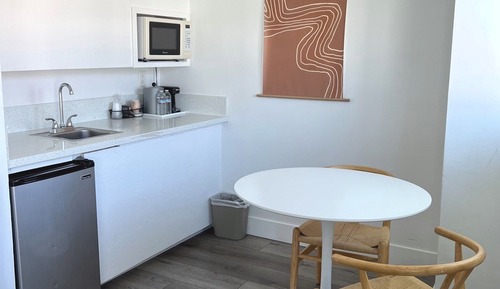 Habitación estándar, 2 camas de matrimonio, vistas a la piscina