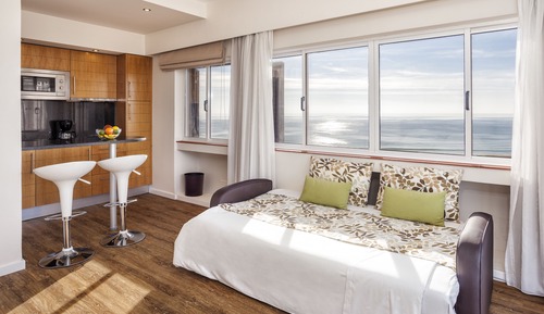 Estudio superior, vistas al mar