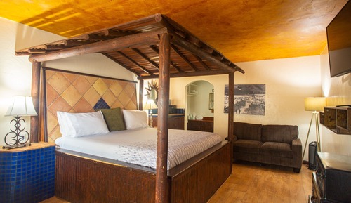 Standard Courtyard Room