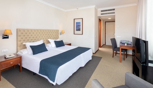 Superior Double Room Single Use (esquina)