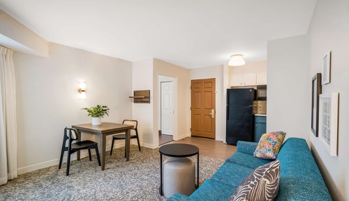 Suite, 1 cama de matrimonio (Mobility Roll in Shower One Bedroom)