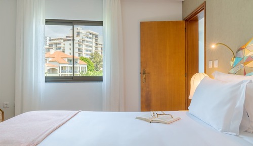 Suite (Side Sea View)