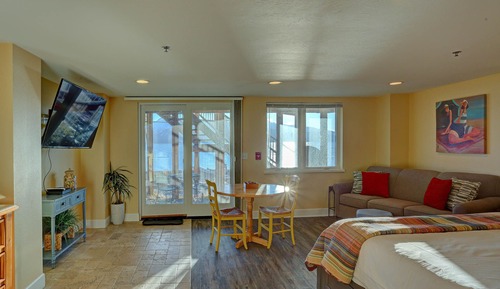 Estudio, 1 cama de matrimonio grande con sofá cama, vistas parciales al mar, planta baja