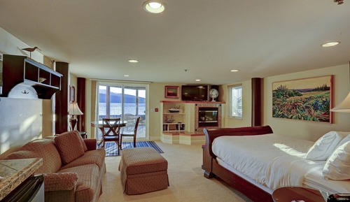 Estudio, 1 cama de matrimonio, vistas parciales al mar, planta baja