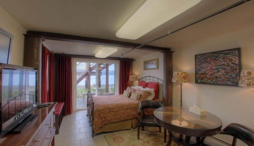 Estudio, 1 cama de matrimonio, vistas parciales al mar, planta baja