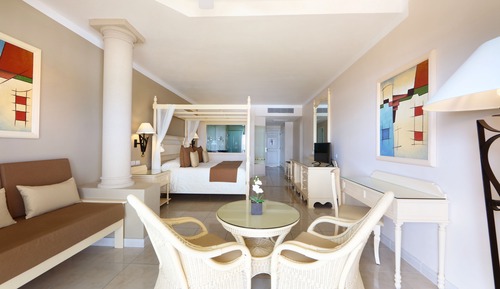 Habitación junior (Deluxe-Adults Only)