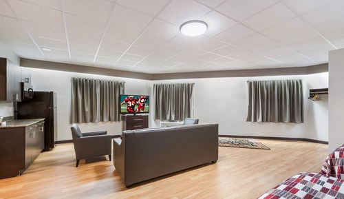 Suite estándar (3 Queen Beds, Smoke Free)