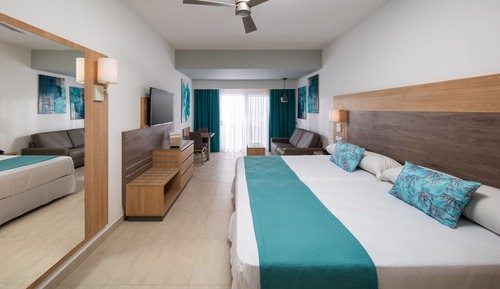 Suite junior, habitaciones comunicadas, frente al mar (C)