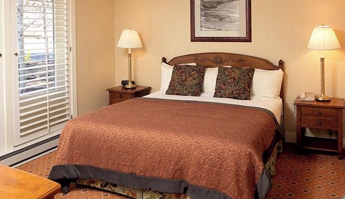 Lodge Apartment Suite with One King Bed