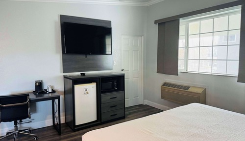 Habitación estándar, 1 cama de matrimonio grande, no fumadores, frigorífico y microondas