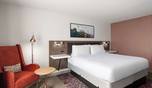 Estándar con cama de matrimonio King