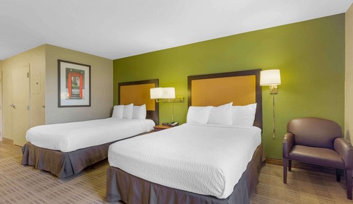 Estudio (Two Queen Beds, Non-smoking)