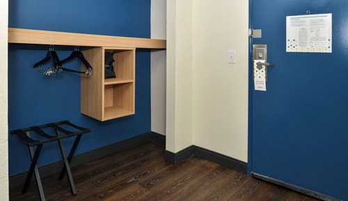 Habitación, 2 camas de matrimonio, accesible para personas con discapacidad (Mobility & Hearing)