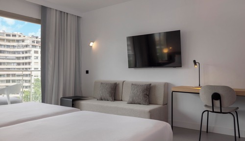 Habitación doble, balcón, vistas a la ciudad