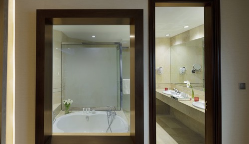 Red Level 2 Bedroom Interconnecting Suite (2+2)