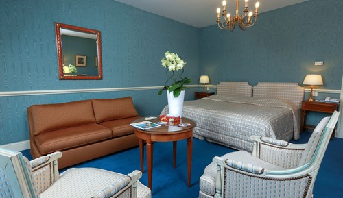 Tradional Family Room