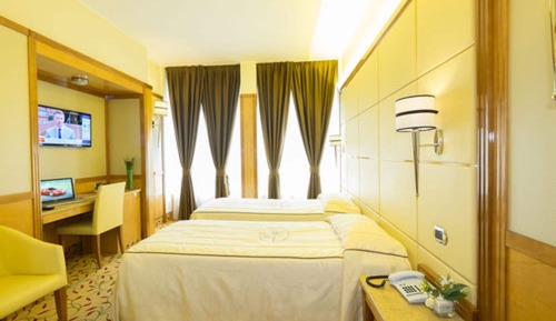 Habitación superior con 1 cama doble o 2 individuales