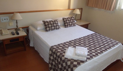 Habitación estándar con 1 cama doble o 2 individuales