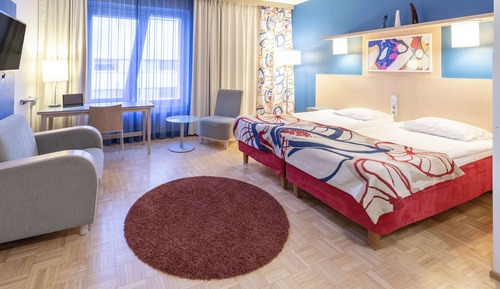 Habitación superior, 1 cama de matrimonio grande con sofá cama