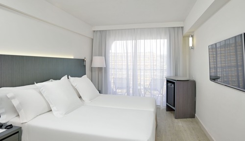 House Pool View Room