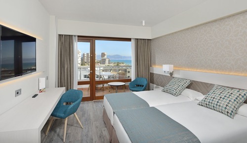 Habitación, vistas parciales al mar (Sol)