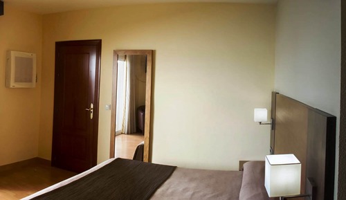 Habitación doble, vistas a la ciudad (2+1)