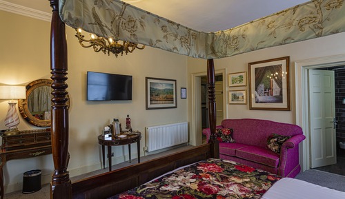 Deluxe Four Poster Suite