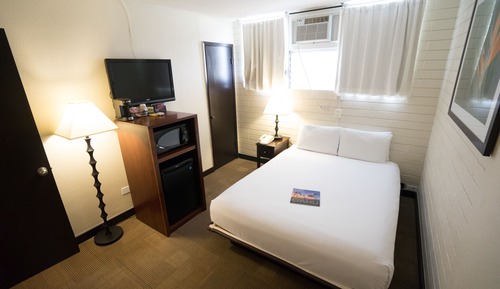 Petite Queen Room