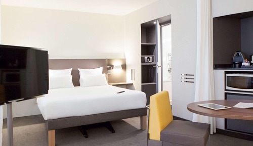 Habitación triple ejecutiva, 1 cama doble con sofá cama