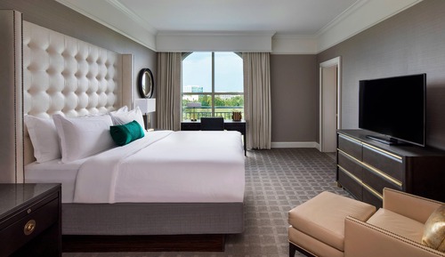 Suite presidencial, 1 cama de matrimonio grande, balcón, vistas al parque