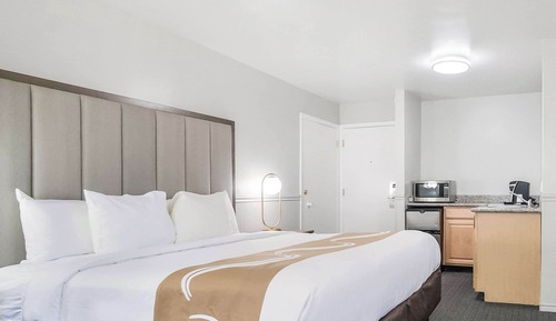 Efficiency, Suite, 1 cama de matrimonio grande, bañera de hidromasaje