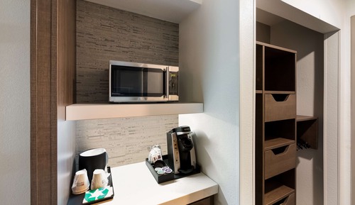 Suite, 2 camas de matrimonio (Mobility & Hearing, Roll-in Shower)