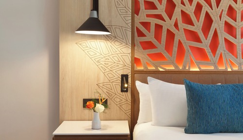 Habitación Deluxe, 2 camas de matrimonio, vistas parciales al mar