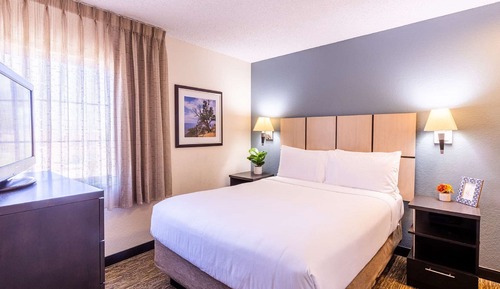 Suite, 1 cama de matrimonio, accesible para personas con discapacidad (Mobility Tub One Bedroom)