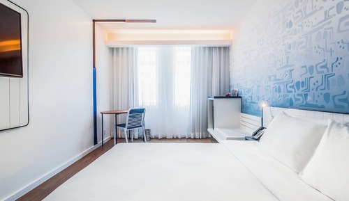 Habitación ejecutiva, 1 cama de matrimonio, vistas parciales al mar