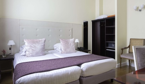 Habitación Estándar con camas gemelas - Minibar soft y bandeja de cortesía,Chromecast,Prensa digital