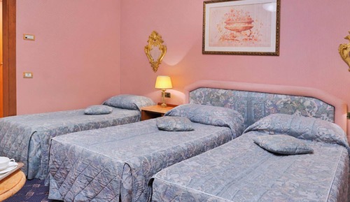 Habitación triple clásica
