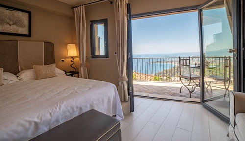 Habitación junior doble, 1 cama de matrimonio grande, vistas al mar, mirando al mar