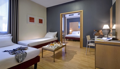 Habitación familiar, varias camas