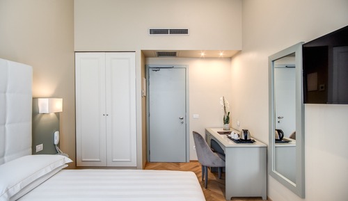 Economy Room