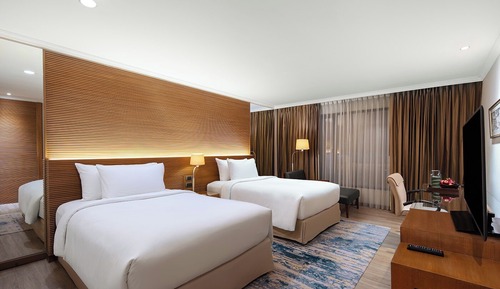 Junior Suite Twin with Exclusive Benefits
