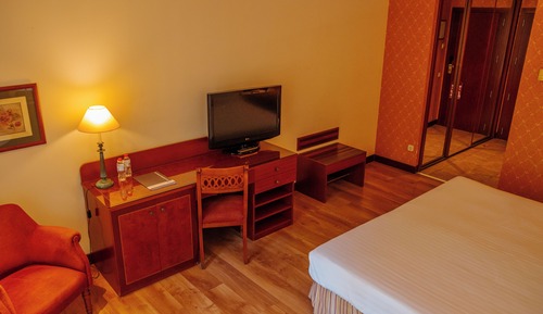 Habitación Deluxe con 1 cama doble o 2 individuales, balcón