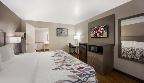 Deluxe Room, 1 King Bed, Accessible, (Smoke Free)