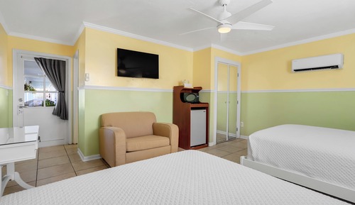 Two Queen Beds Second Floor (Not Pet Friendly)