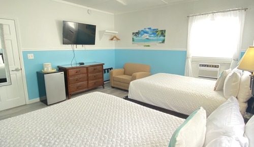 Two Queen Beds Private Bathroom Across Hallway (Not Pet Friendly)