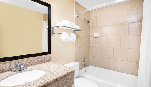 Habitación estándar, 2 camas de matrimonio, accesible para personas con discapacidad