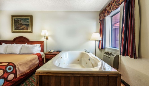 Suite, 1 cama de matrimonio grande, bañera de hidromasaje